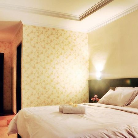 Agus Beach Inn Кута Екстериор снимка